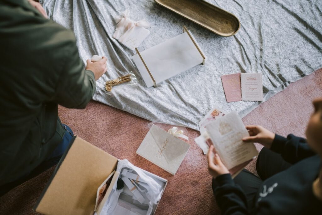 how to plan a wedding budget with clarity using wedding planning materials invitations and organization tools
